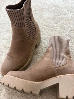 Women's Chunky Heel Ankle Boot - Taupe Suede